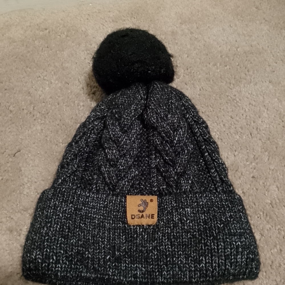 Black Knit Pom-Pom Beanie